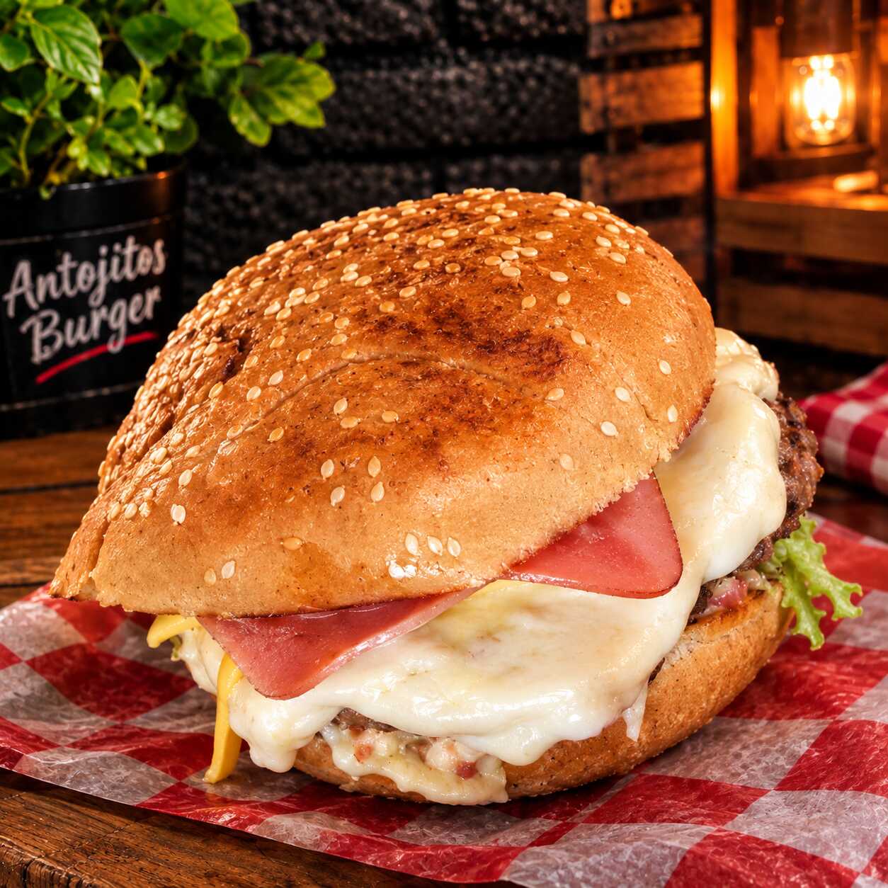 ESPECIAL DE LA CASA - HAMBURGUESA LA ANTOJADA