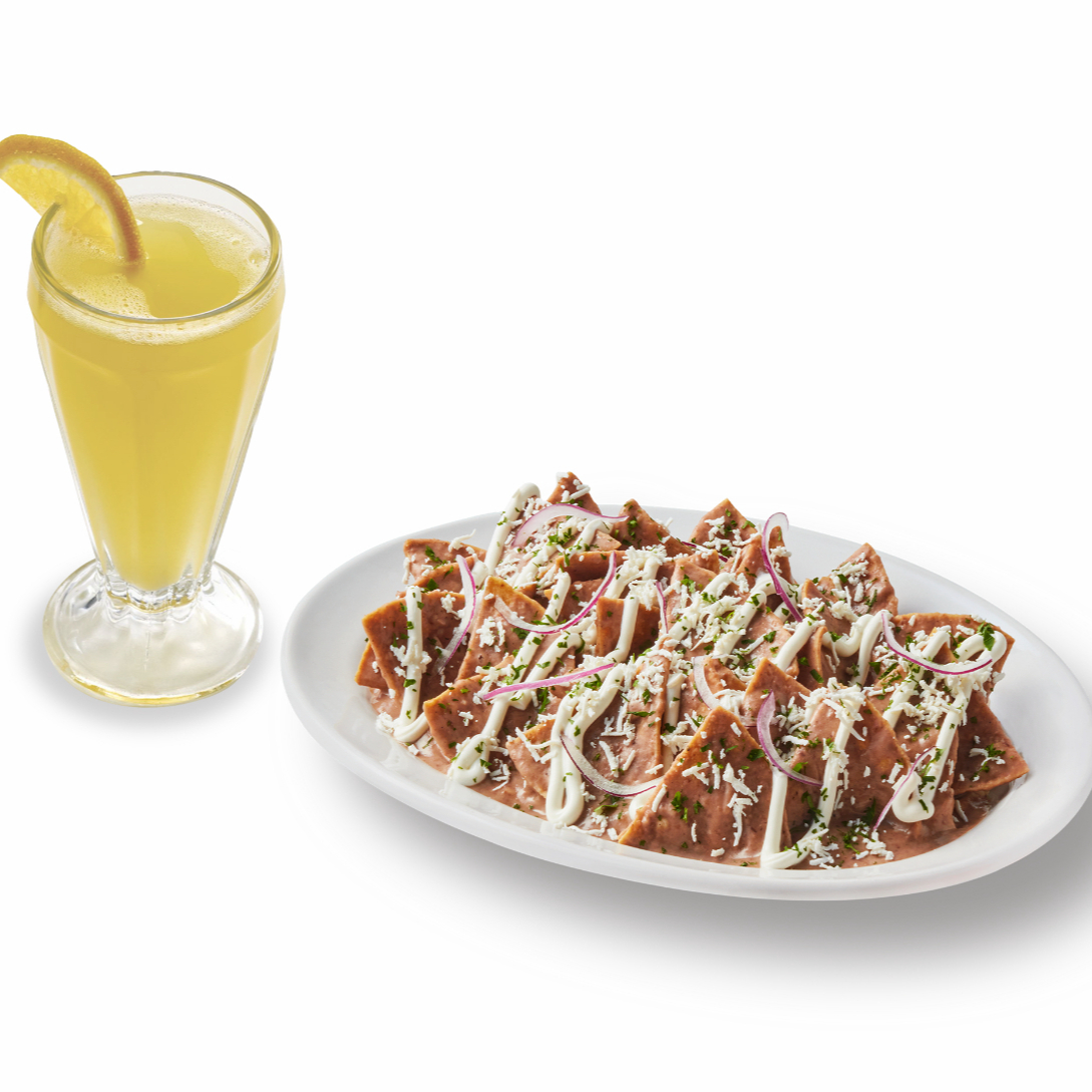 Chilaquiles Desayuno + (Bebida o Fruta)