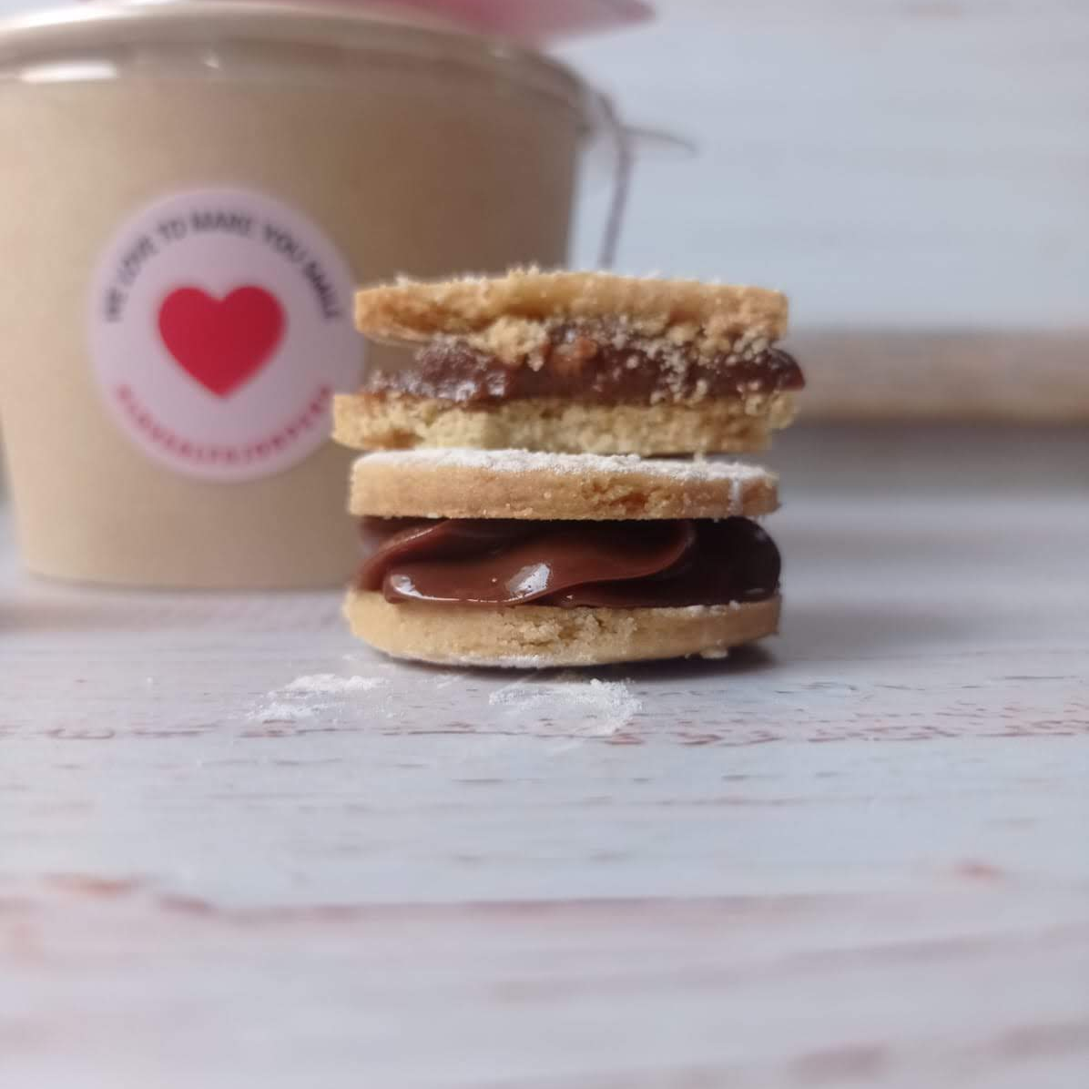 Bowl con Alfajores Clásicos Fudge