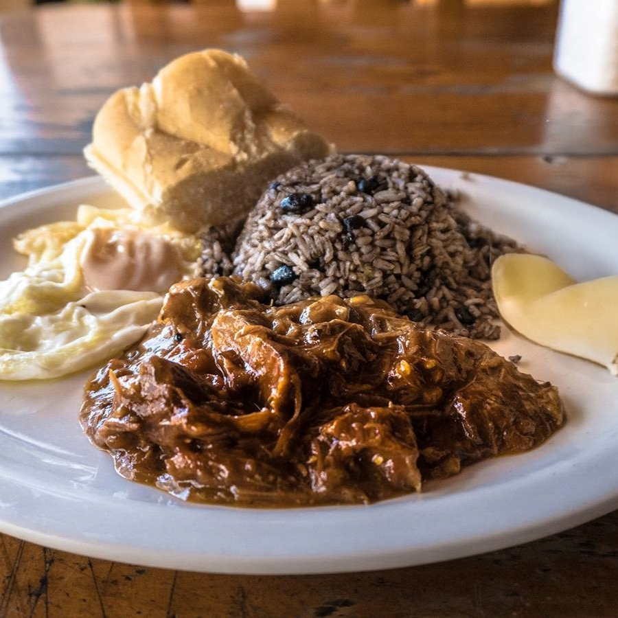 Desayuno con Proteína en Salsa a Elegir