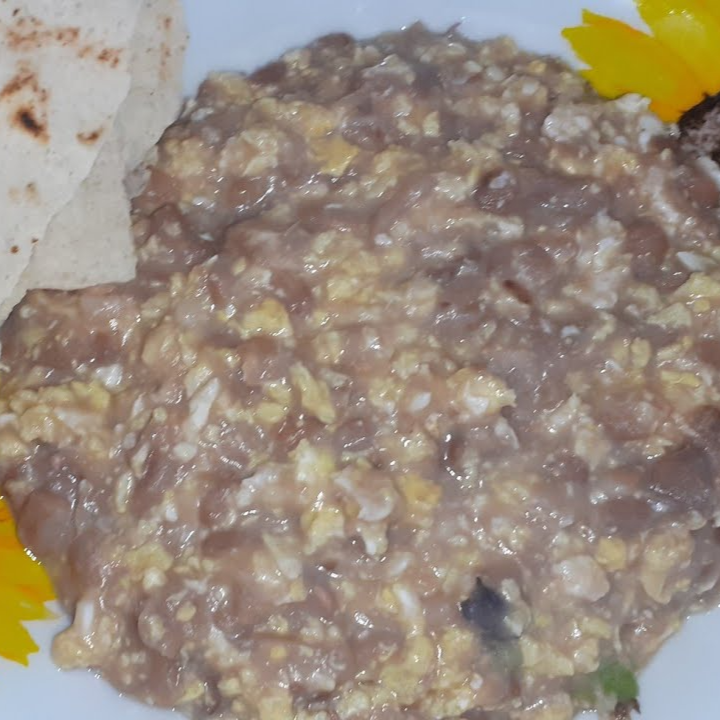huevo con frijoles