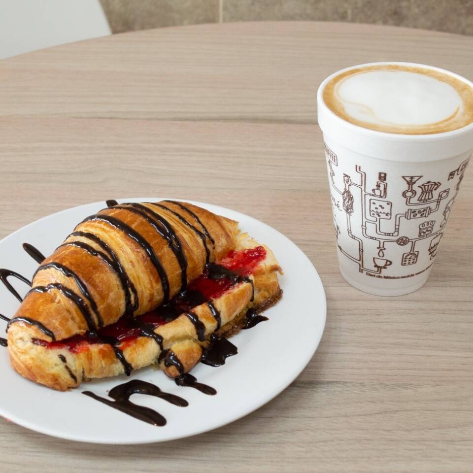 Combo Americano y Pan Dulce