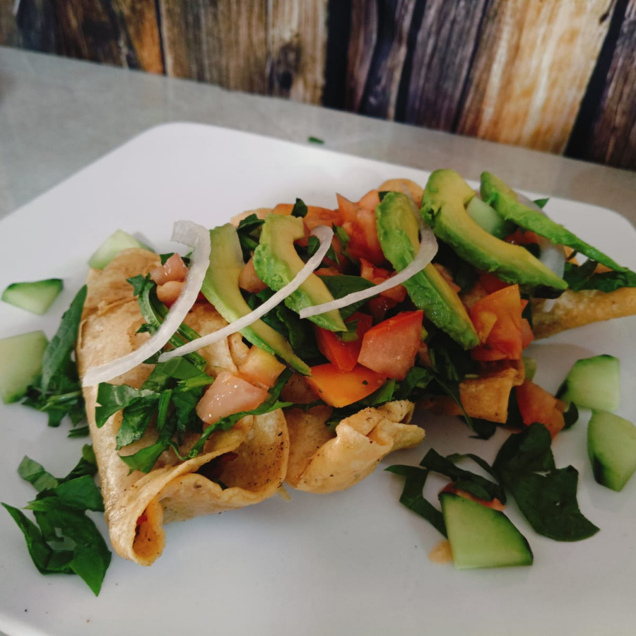 4 Tacos Dorados de Pollo