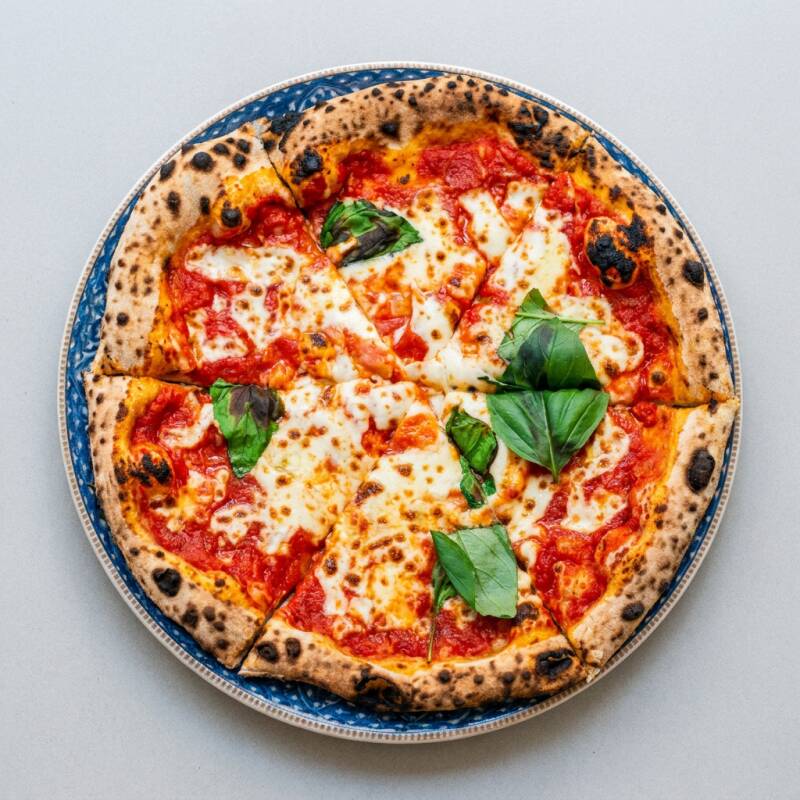 o, molho de tomate especial e ingredientes selecionados. Cada pizza é preparada com o mais alto padrão de qualidade para garantir sabor, leveza e uma experiência única.