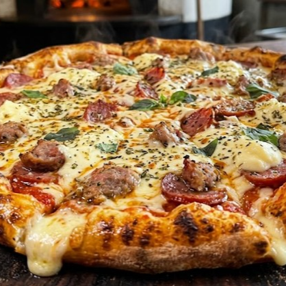 Muuuuito mussarela, linguiça toscana, linguiça calabresa, molho tomate , Catupiry, orégano e uma deliciosa borda de Catupiry.