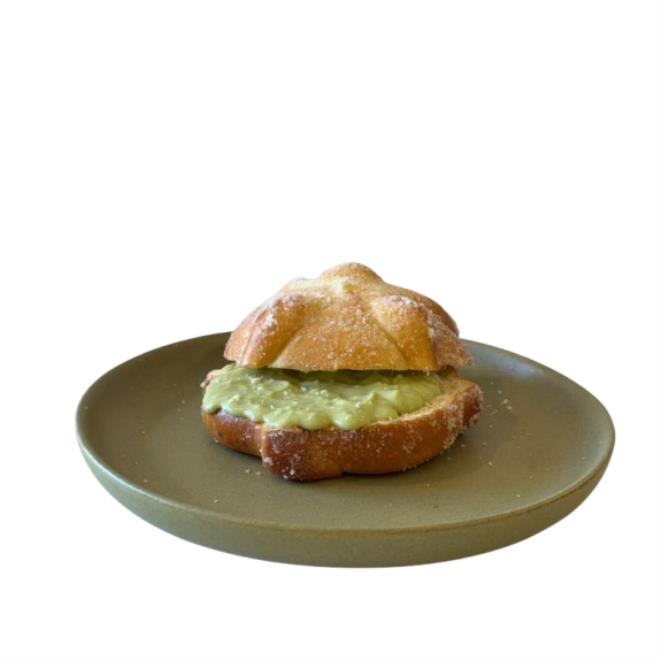 PANDE MUERTO RELLENO DE CREMA DE PISTACHE