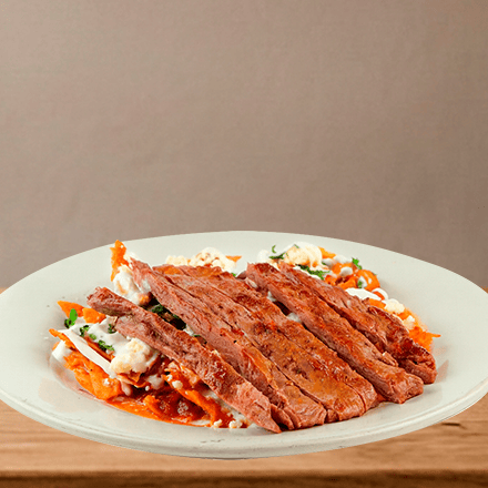 Chilaquiles con Arrachera