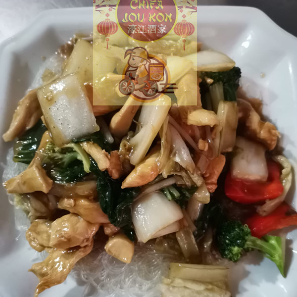 Tallarín Fideo Chino con Pollo