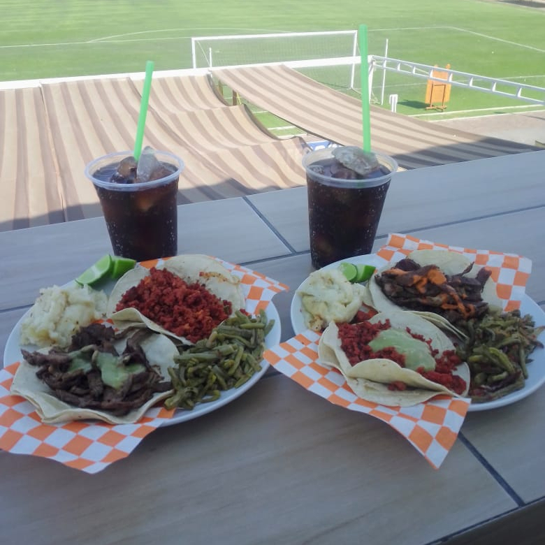 Longaniza ó Bistec ó Pechuga