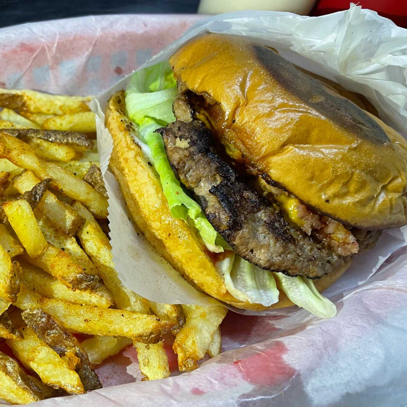 Hamburguesa Clásica con Papas