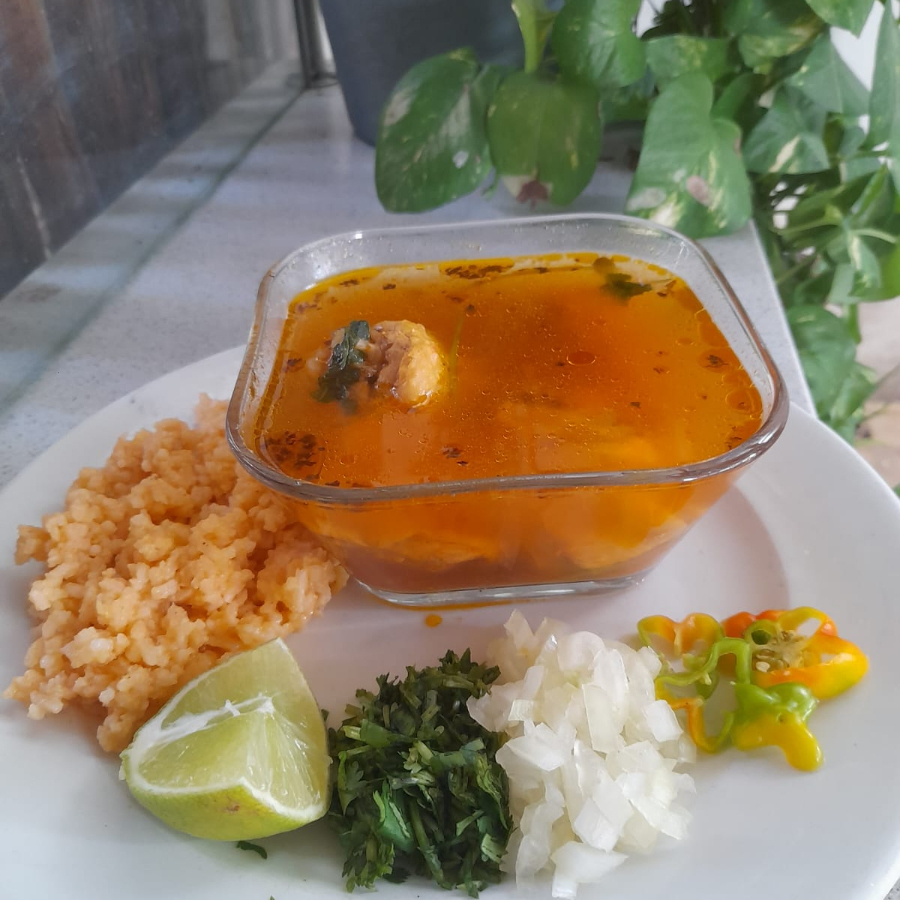 Caldo de Pollo