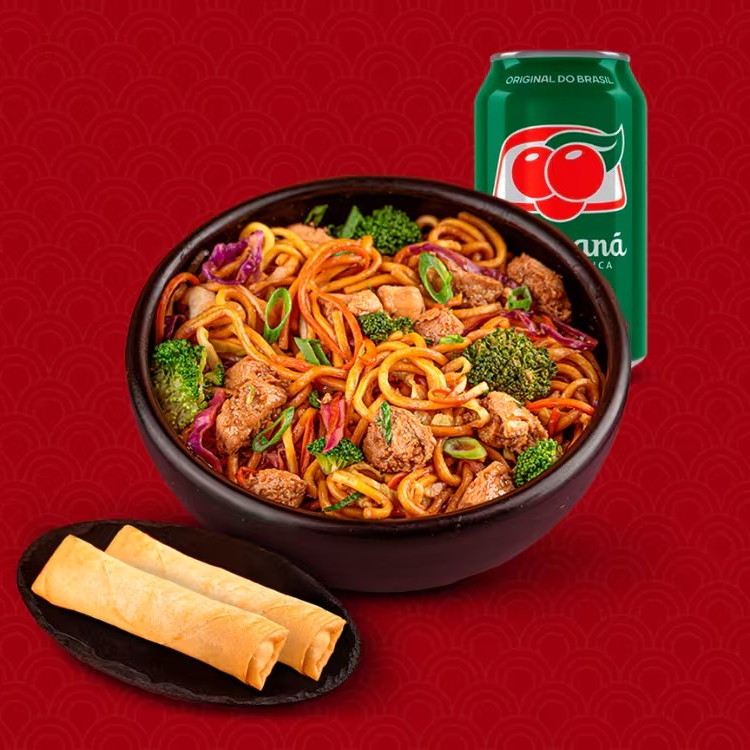 2 Harumaki (Queijo e legumes) + Yakisoba de Frango 500g + Refrigerante Lata