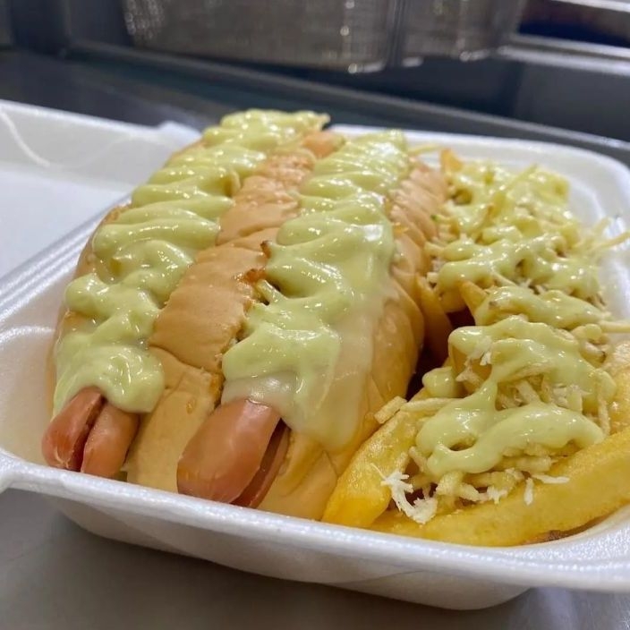 Perro Gemelo Gratinado + Papas Francesas