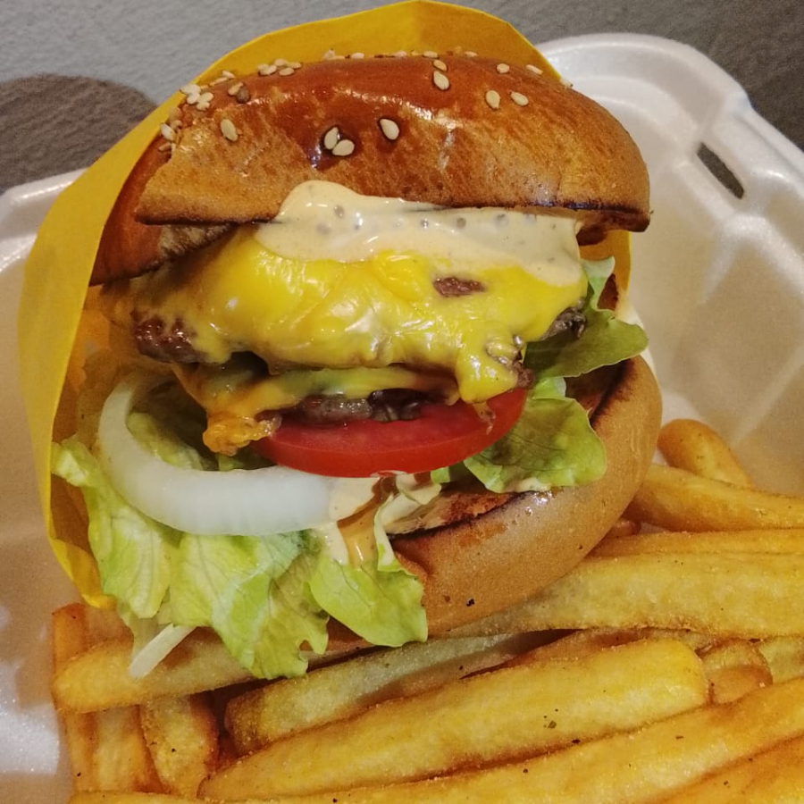 Burger Doble con Papas