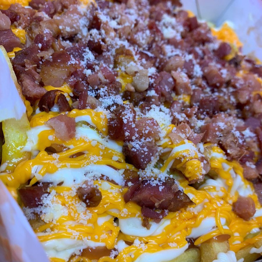 KETCHUP,MOSTARDA,MAIONESE,CATUPIRY,CHEDDAR,BACON,QUEIJO RALADO. TUDO ORIGINAL!!!