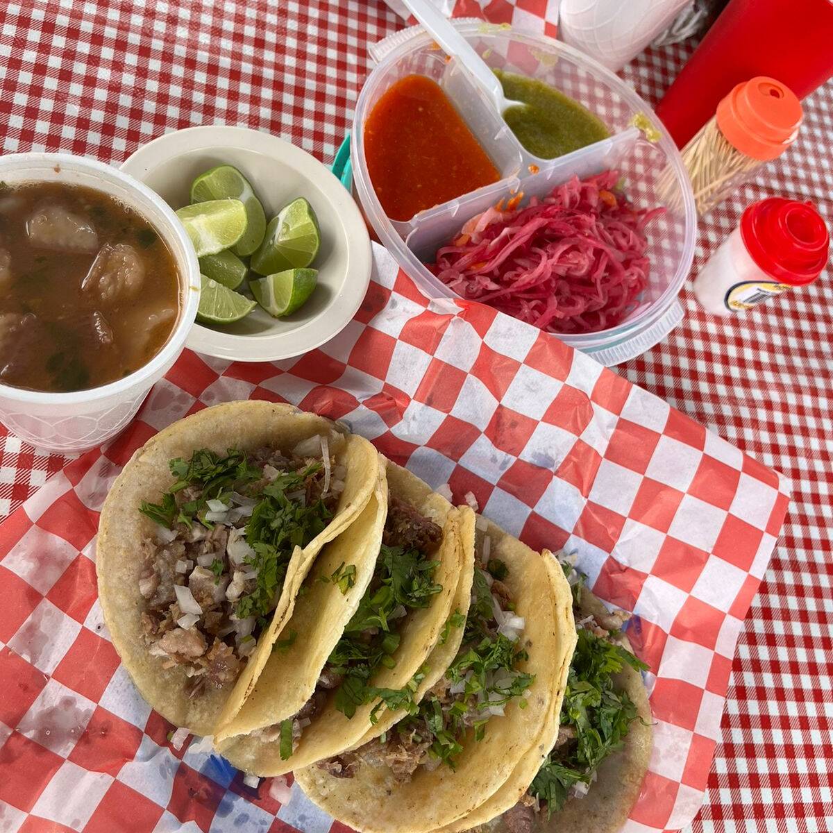 Taco Mixto Cuerito y Carnitas