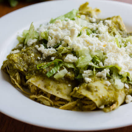Enchiladas Verdes Rellenas de Pollo
