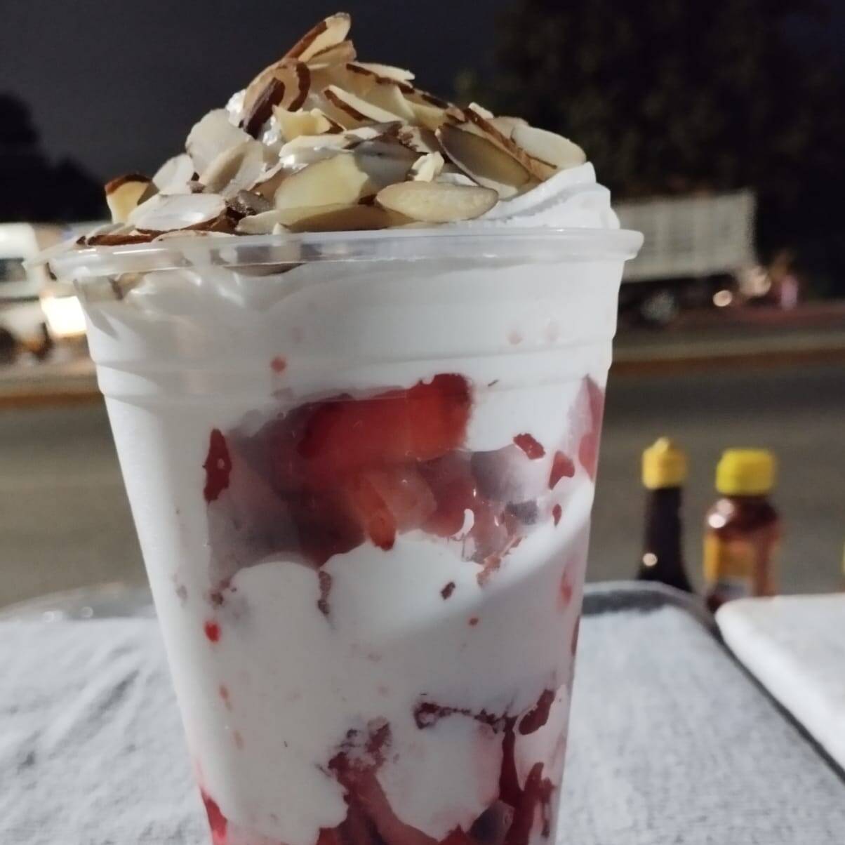 2 Fresas con Crema Grandes