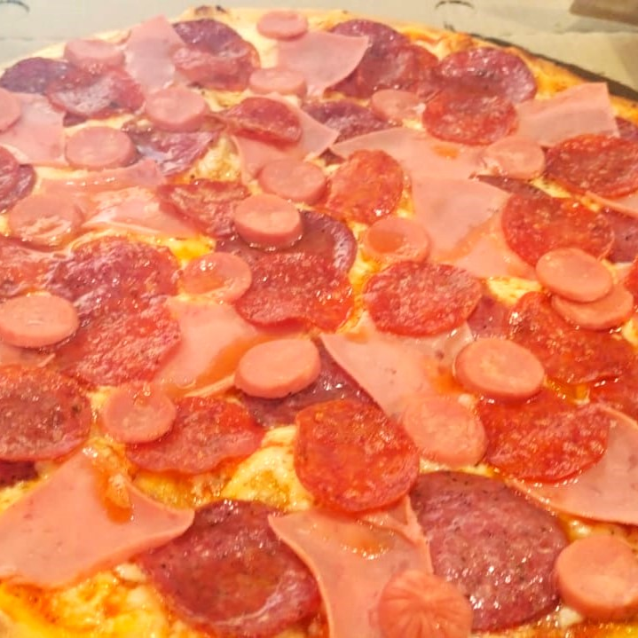 Pizza Carnes Frías