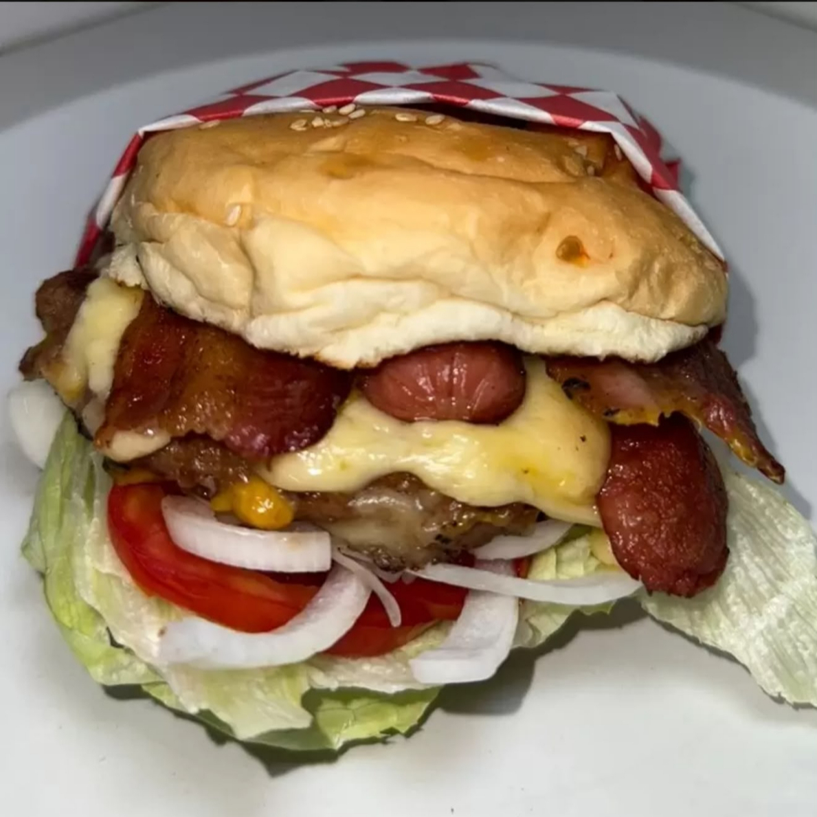 HAMBURGUESA SUPREMA CON PAPAS
