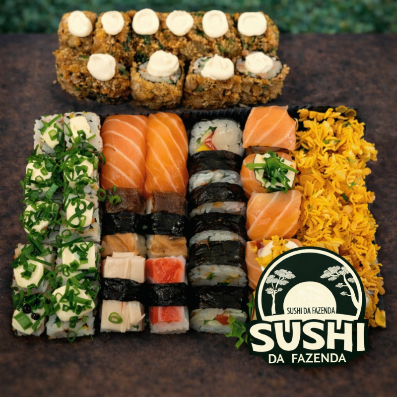 6 Hossomaki Califórnia, 2 Joe salmão, 2 Joe pepino, 2 Sushi skin, 2 Sushi kani, 2 Sushi salmão, 10 Uramaki kani cream cheese e cebolinha 10 Hossomaki skin com cream cheese e Doritos 10 Hot patê de salmão grelhado. KIT DE MOLHO: 04 Molhos Shoyu, 1 Tarê da casa. 2 Hashi