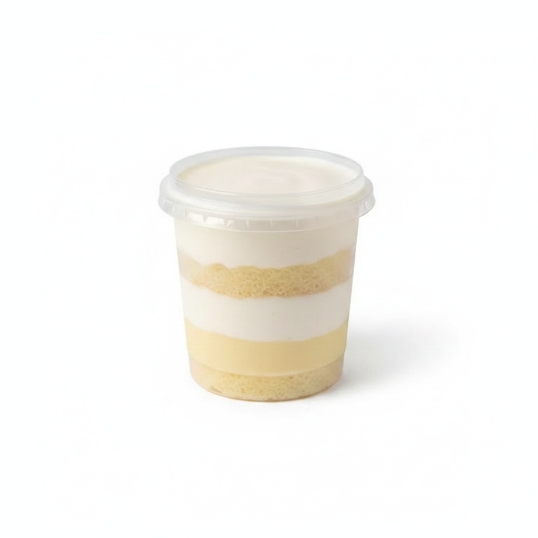 Bolo de Baunilha molhadinho, creme de moça, com nossa Mousse suave de Ninho, e doce de abacaxi.
Peso médio 220 g
Serve 1 Pessoa.