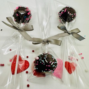 3 cake pops