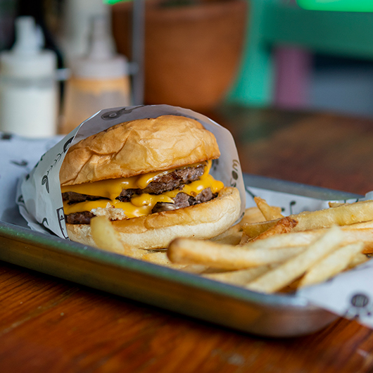 CHEESE BURGER