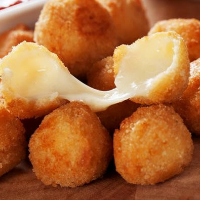 Cubinho de provolone fritos à milanesa