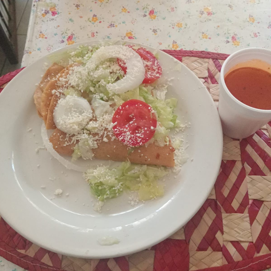 Tacos dorados con lomo (Orden de 4)