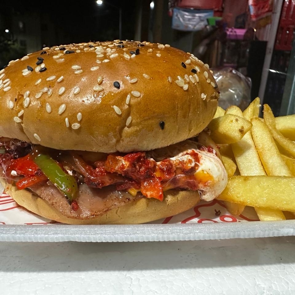 HAMBURGUESA CHORIQUESO
