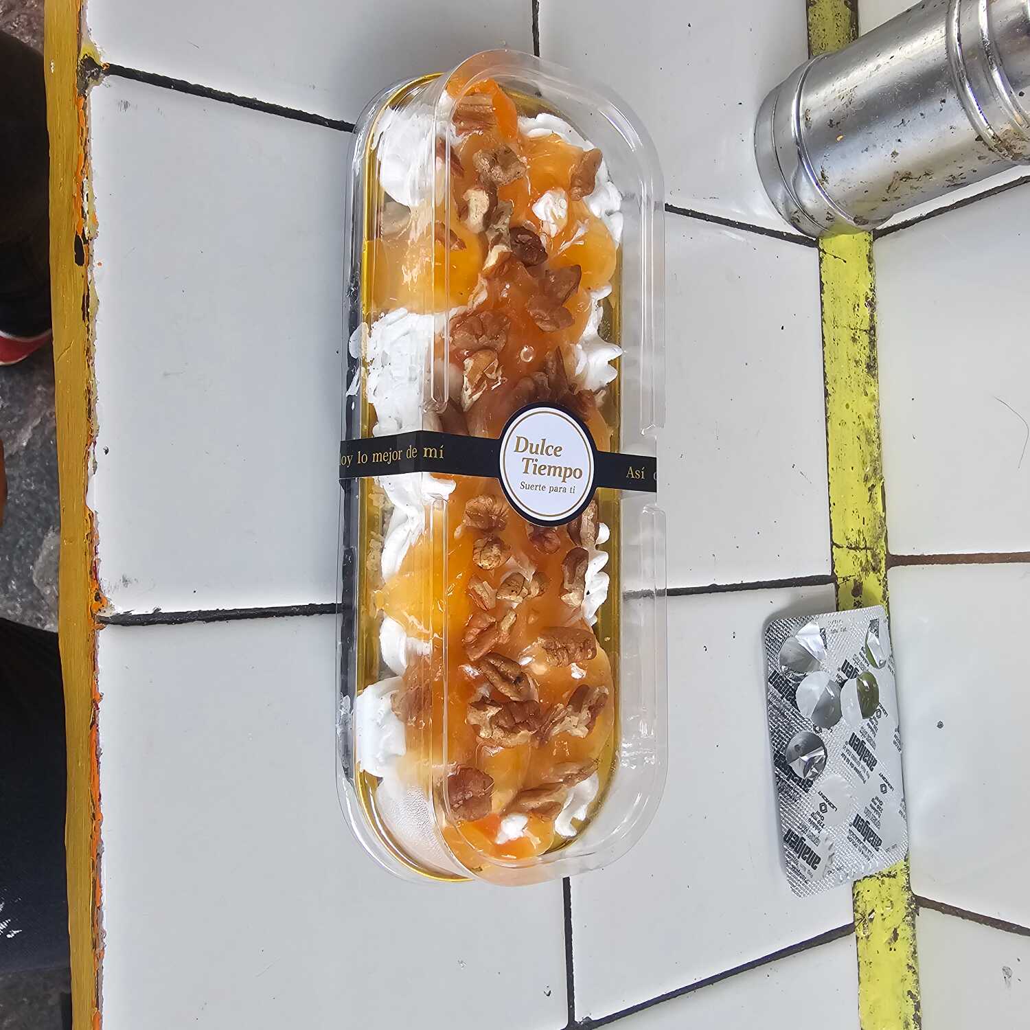 Pastelillo individual tres leches durazno y nuez