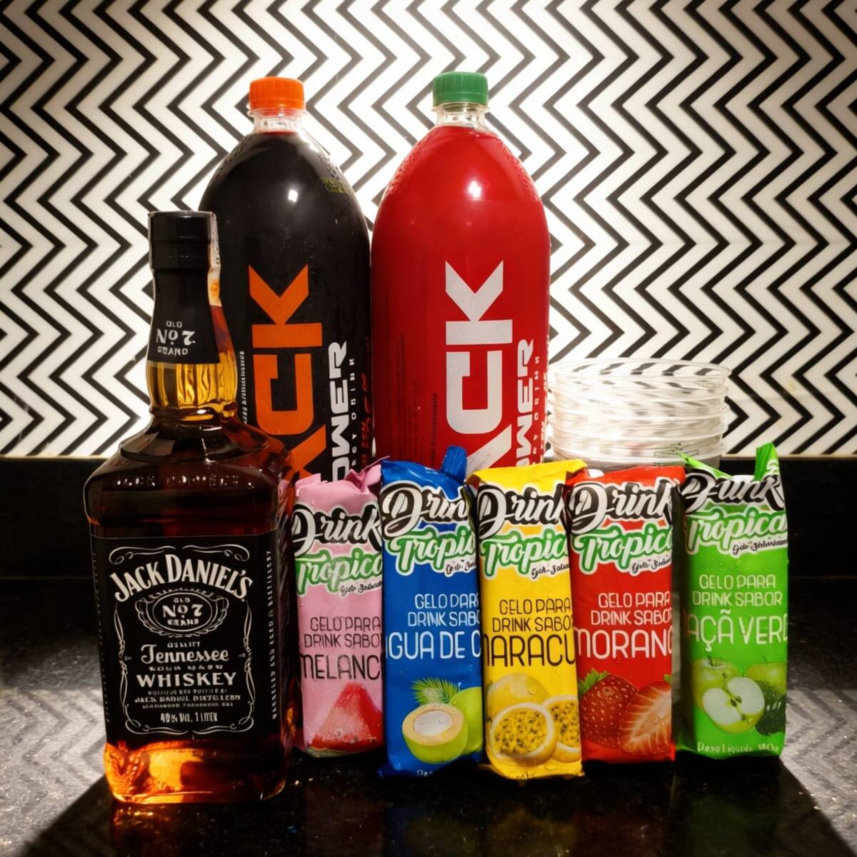 Combo Jack Daniel´s – Bem Gelado E Mais Vantagem! ️
Leve mais sem pagar mais!
1x Whisky Jack Daniel´s – 1 Litro 100% Original (bem gelado)
2x Garrafas de Energético – 2l cada (1 a mais que a concorrência!)
5x Gelos saborizados – 200ml cada (sabores variados, total: 1l)
5x Copos descartáveis grandes – 770ml cada
Você leva 1 energético a mais do que no combo do concorrente!
️ Tudo bem gelado e pronto para beber!
Ideal para festas, encontros ou presentear com estilo!