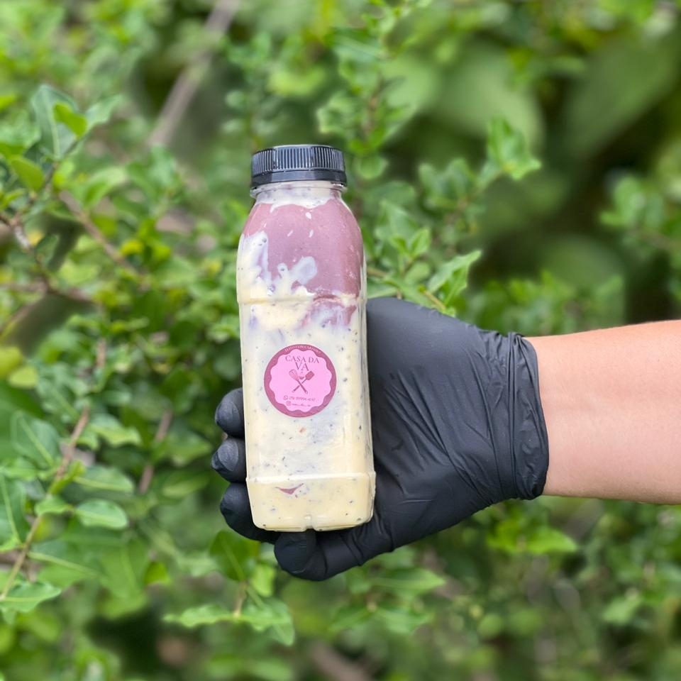 açai cremoso na garrafa, leite condensado,leite integral