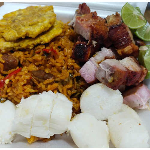 ARROZ DE CERDO CON CHICHARRON