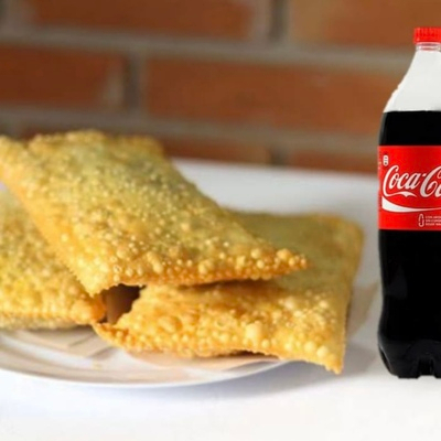 Pastel massa fresquinha artesanal uma delicia, de boa qualidade.
Escolha o seu sabor predileto!