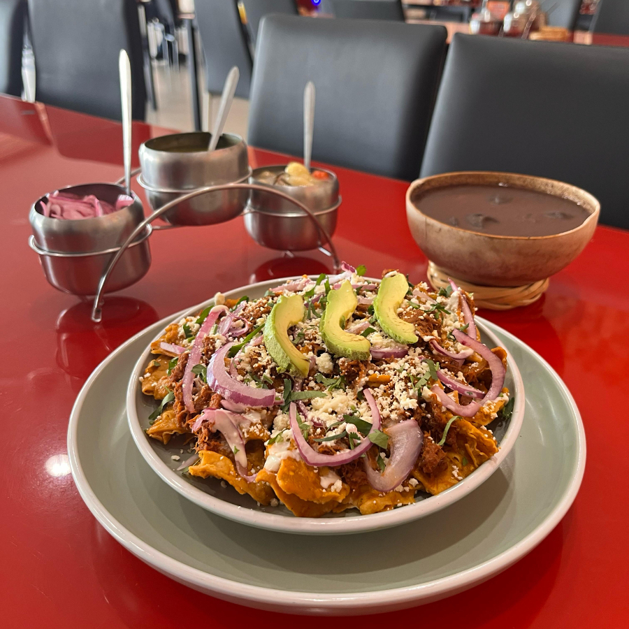 CHILAQUILES DE COCHITO