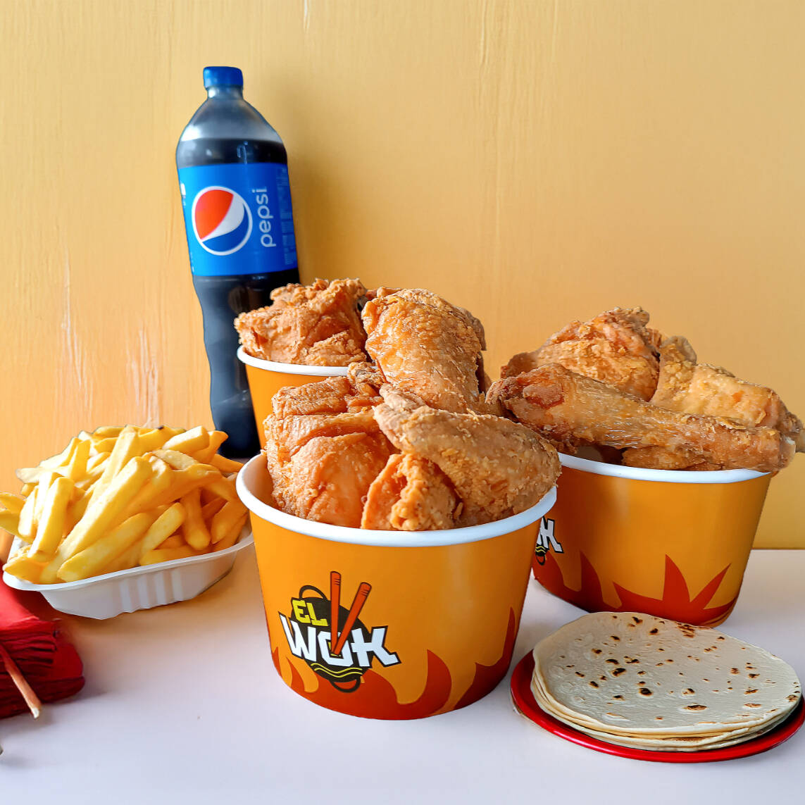 8 Piezas de pollo frito en COMBO