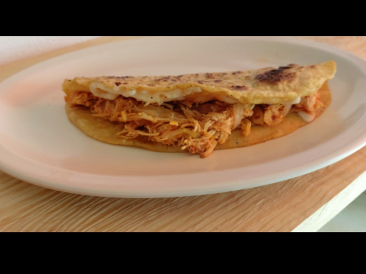 Quesadilla de Tinga de Pollo