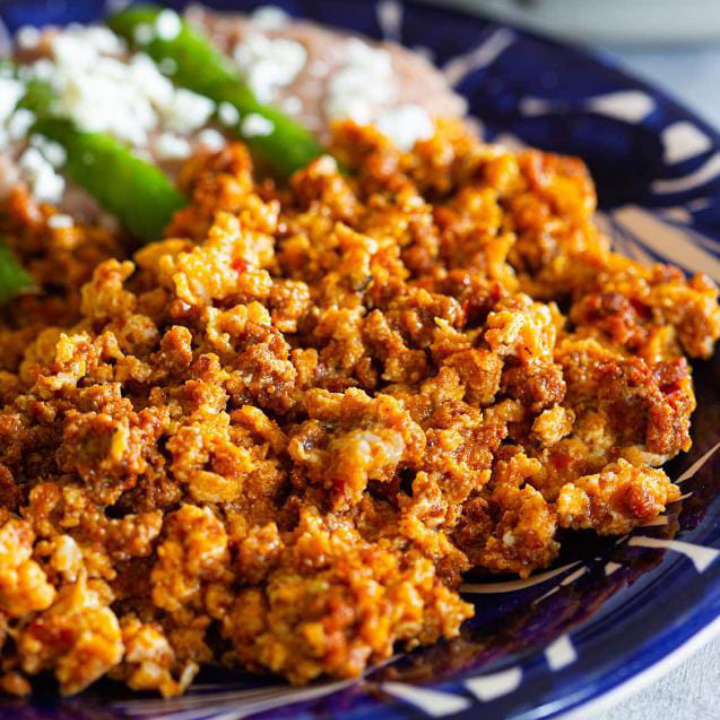 Orden De Huevos Revueltos Con Chorizo