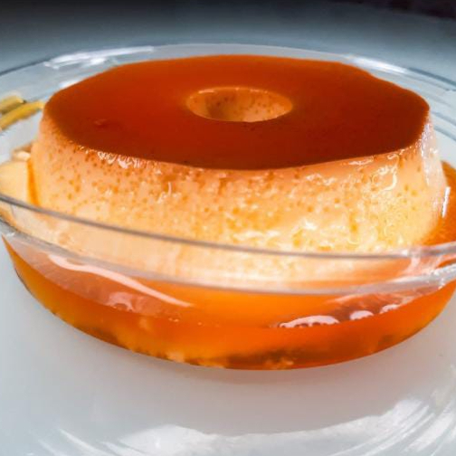 Pudim caseiro individual 250ml, super cremoso, com calda de caramelo na medida certa. Sabor tradicional que consquista.