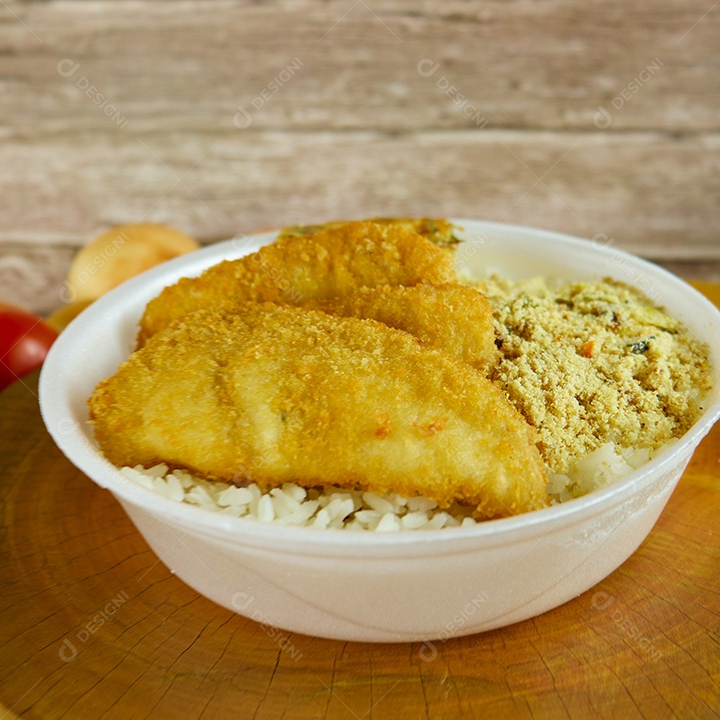 Arroz, feijão, batata frita e uma proteína a sua escolha.