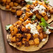 tacos de papa con longaniza y papas