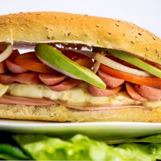 TORTA DE SALCHICHA + LICUADO