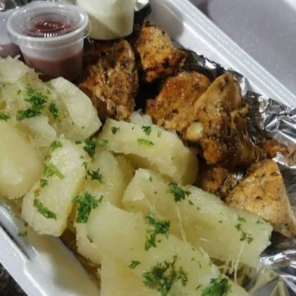 Asado de Pechuga con Yuca
