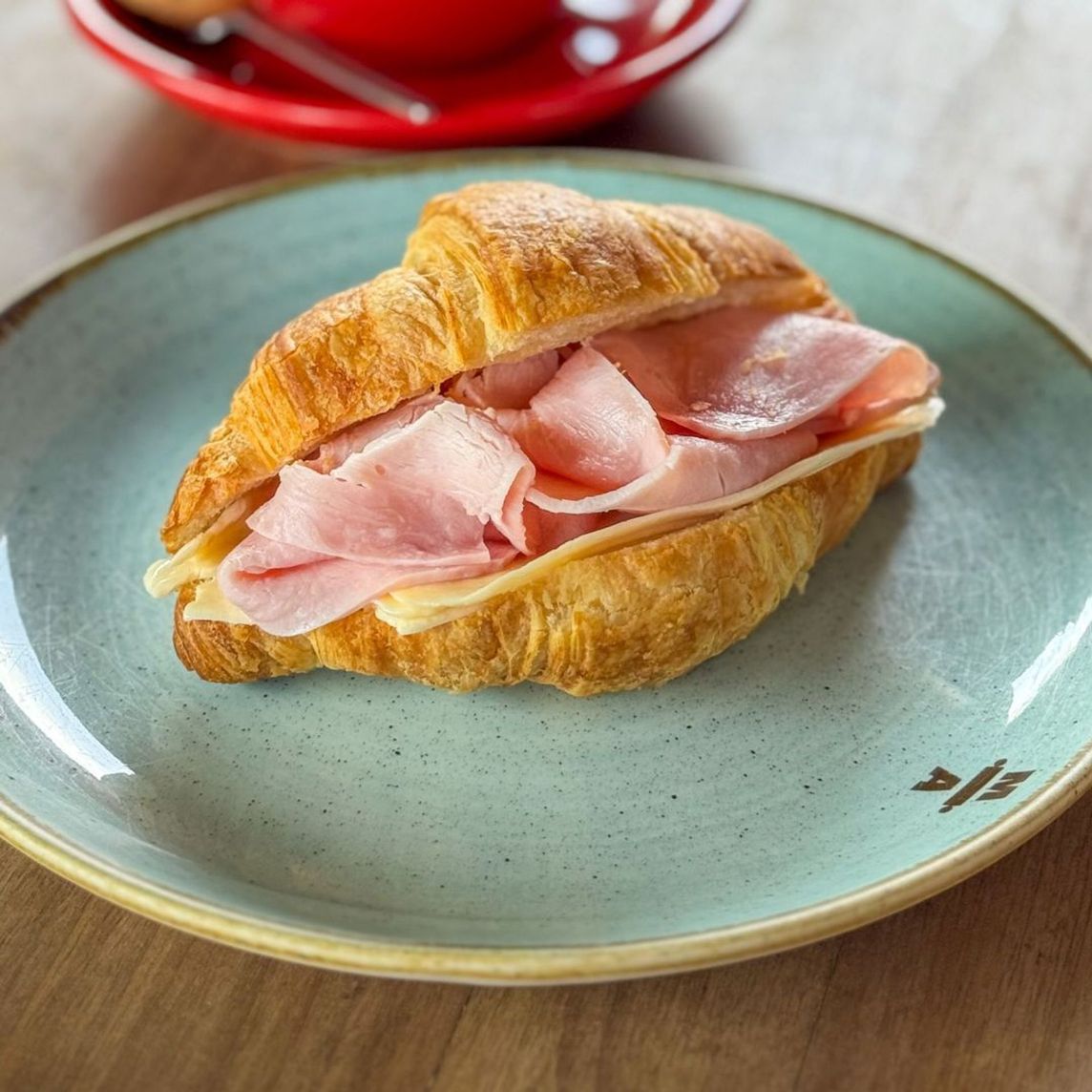 Croissant de Jamón y Queso