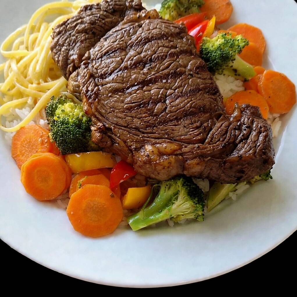 Acompanha: Feijão Branco, arroz, Macarrão alho e óleo.
Escolha Batata frita Ou Mix de legumes para acompanhar a sua Marmita.
Proteína in natura:
P 120g
M 170g
G 200G
Salada opcional