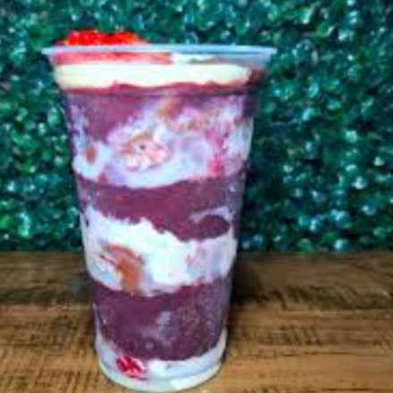 Delicioso copo de 300ml+ sorvete iogurte grego bem cremoso+ 5 adicionais à sua escolha!!!