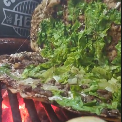 Tlayuda Grande de Carne Asada