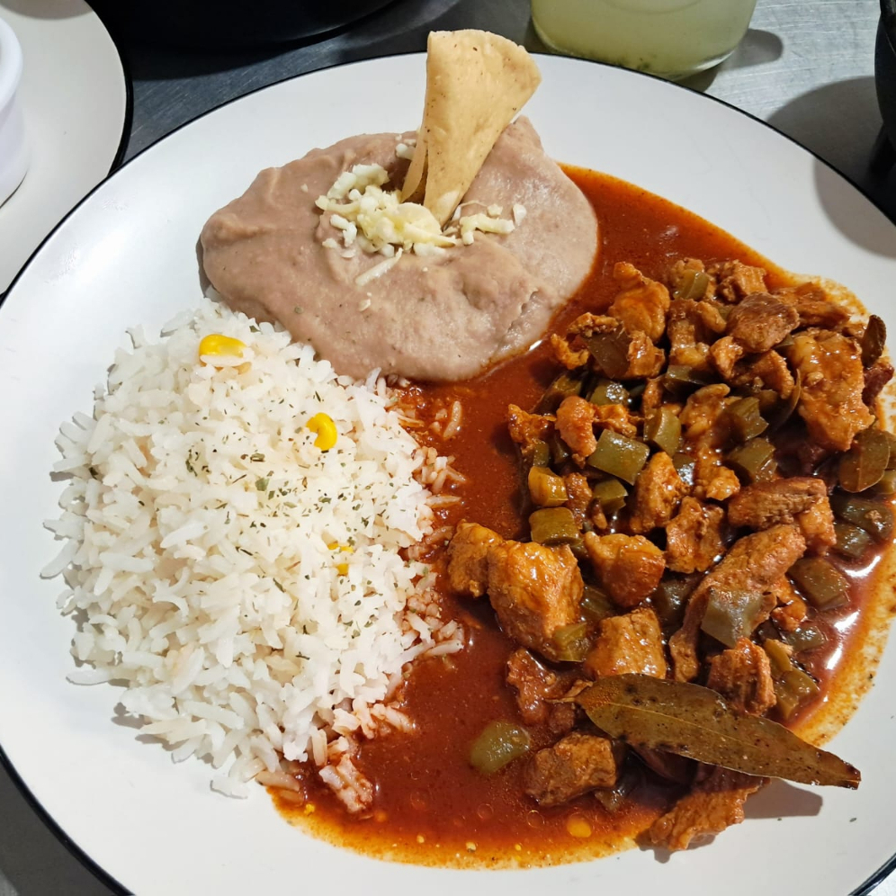 PAQUETE #4 ASADO EN CHILE PASADO PARA 3 PERSONAS